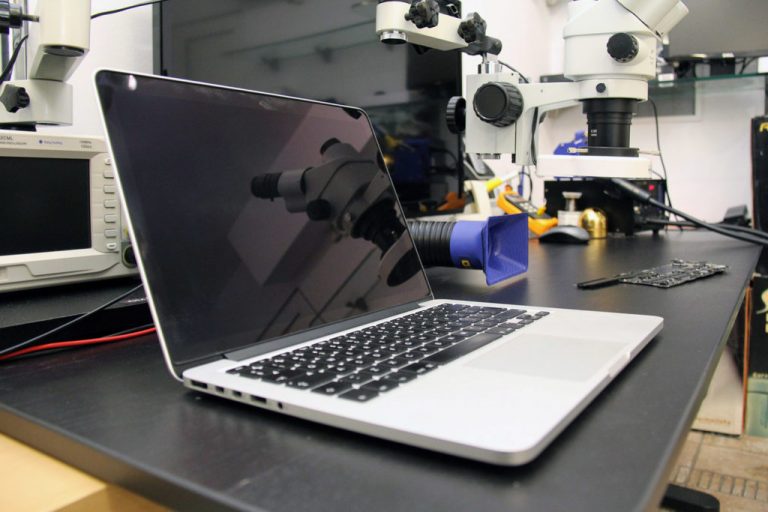 Laptop Screen Repair Is A Job For Experts